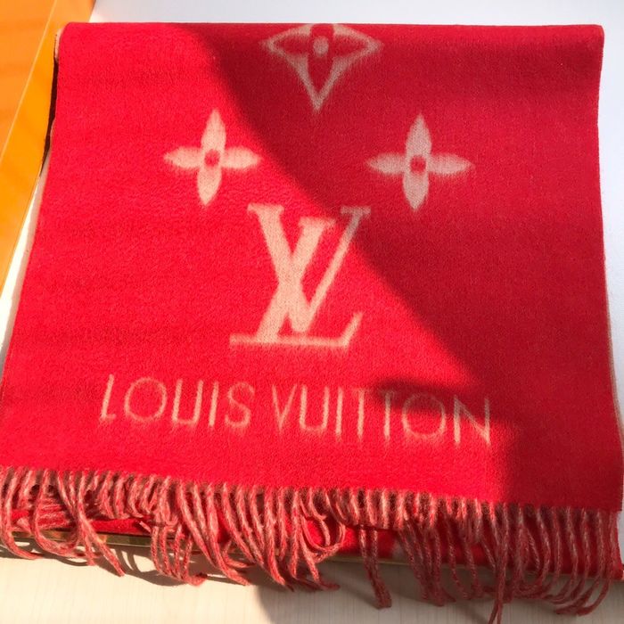 Louis Vuitton Scarf LV00049